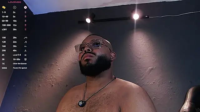 Snapshot of DilanJonnes_ chatting on March 3, 6:48 pm DilanJonnes online show from March 3, 6:48 pm