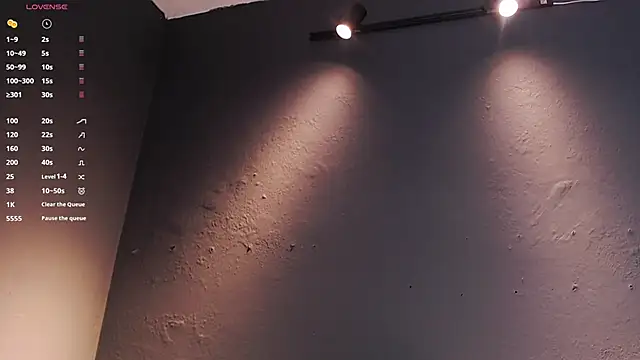 Snapshot of DilanJonnes_ chatting on February 19, 10:01 am DilanJonnes online show from February 19, 10:01 am