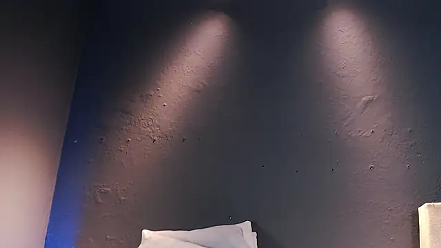 Snapshot of DilanJonnes_ chatting on February 27, 8:52 pm DilanJonnes online show from February 27, 8:52 pm