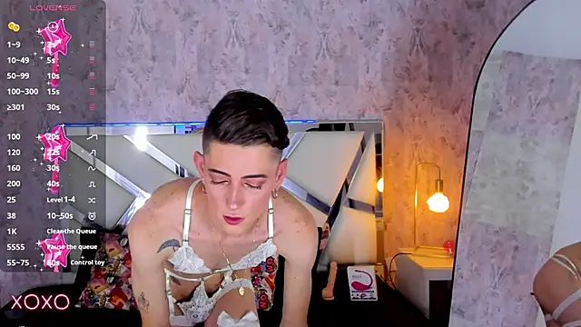 Snapshot of dominic_thailor chatting on September 17, 3:25 pm dominic thailor online show from September 17, 3:25 pm