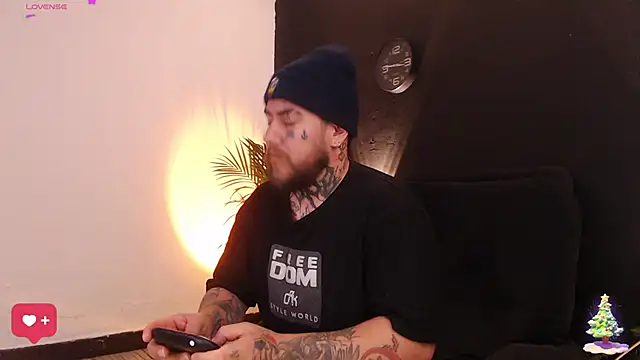 Ash gusbig online show from January 5, 4:48 pm