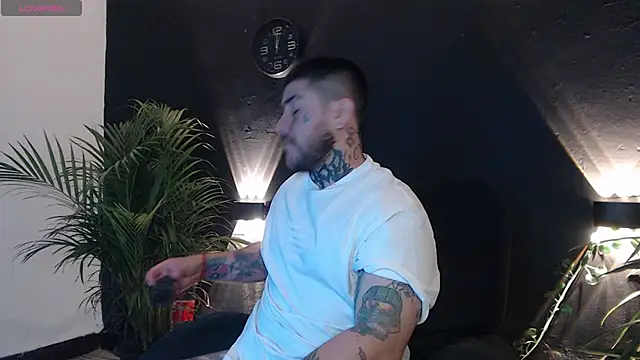 Ash gusbig online show from February 14, 3:33 am