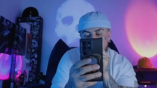 Ash gusbig online show from December 20, 3:42 am