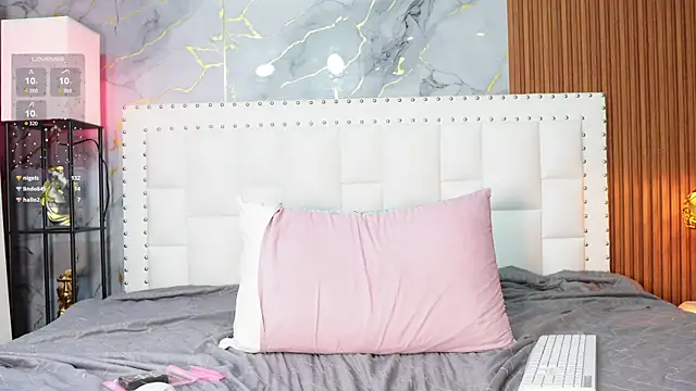 Snapshot of indianschoolgirl chatting on July 2, 7:20 pm indianschoolgirl online show from July 2, 7:20 pm