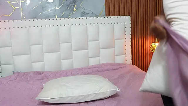 Snapshot of indianschoolgirl chatting on July 1, 7:47 pm indianschoolgirl online show from July 1, 7:47 pm