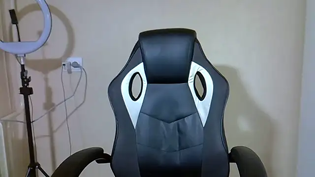 Snapshot of NkPulse chatting on September 28, 9:33 pm NkPulse online show from September 28, 9:33 pm