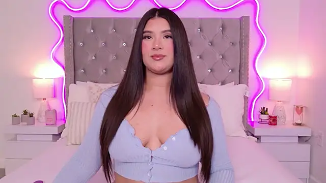 JuliaSUMMERS2022 online show from February 21, 12:01 am