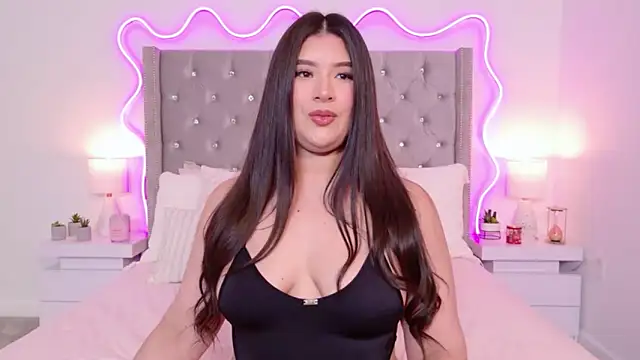 JuliaSUMMERS2022 online show from April 7, 9:38 pm