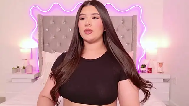 JuliaSUMMERS2022 online show from May 9, 11:30 pm