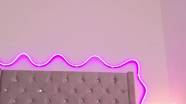 JuliaSUMMERS2022 online show from March 8, 2:04 am