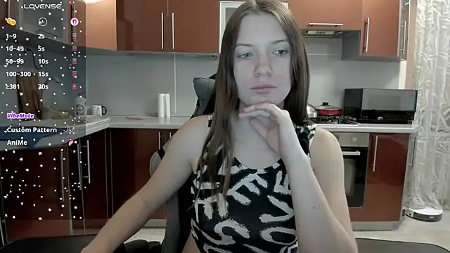  BondiXUrban  online show from February 5, 5:03 am