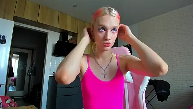 Snapshot of _Alice_Kitty chatting on July 1, 1:22 pm Alice Kitty online show from July 1, 1:22 pm