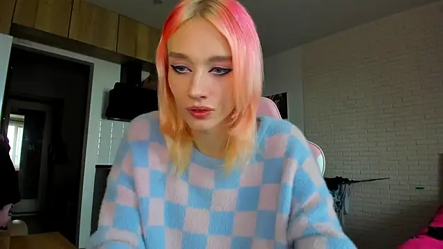 Snapshot of _Alice_Kitty chatting on June 18, 9:25 am Alice Kitty online show from June 18, 9:25 am
