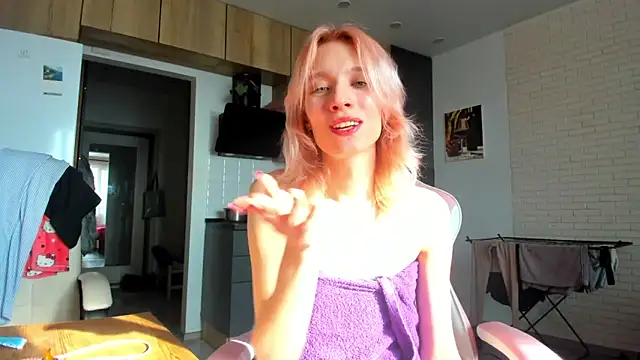 Snapshot of _Alice_Kitty chatting on February 18, 10:22 am Alice Kitty online show from February 18, 10:22 am