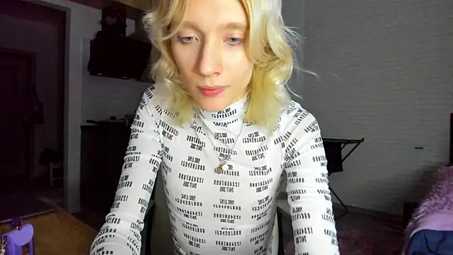 Snapshot of _Alice_Kitty chatting on December 21, 3:57 pm Alice Kitty online show from December 21, 3:57 pm