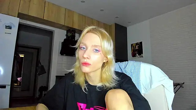 Snapshot of _Alice_Kitty chatting on December 23, 9:08 am Alice Kitty online show from December 23, 9:08 am