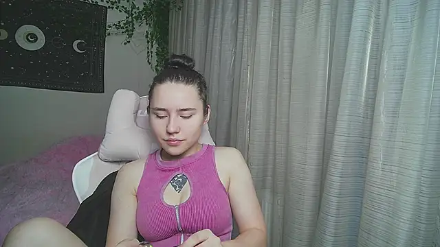 Snapshot of Aurora_workerr chatting on September 14, 12:44 am Aurora workerr online show from September 14, 12:44 am