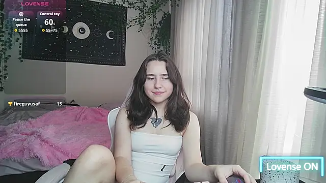 Snapshot of Aurora_workerr chatting on October 13, 4:14 am Aurora workerr online show from October 13, 4:14 am