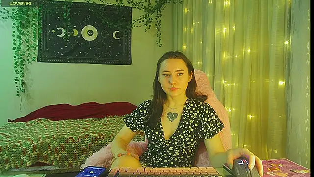 Snapshot of Aurora_workerr chatting on December 21, 11:12 am Aurora workerr online show from December 21, 11:12 am