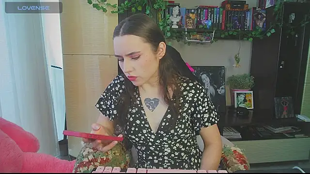 Aurora workerr online show from April 17, 11:57 am