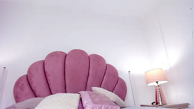 Paytonferrara online show from February 18, 1:47 am