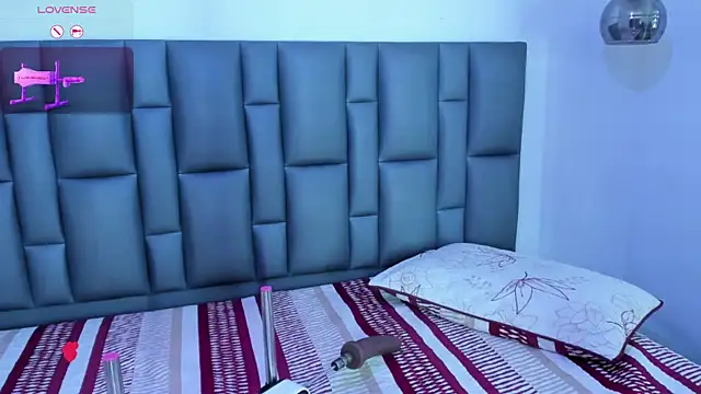 Abbyadams online show from December 4, 3:05 am