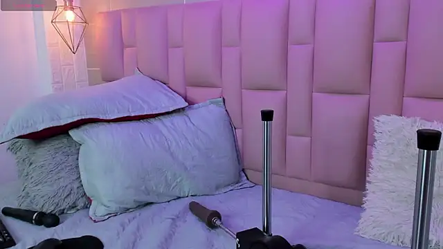 Abbyadams online show from March 11, 3:33 am