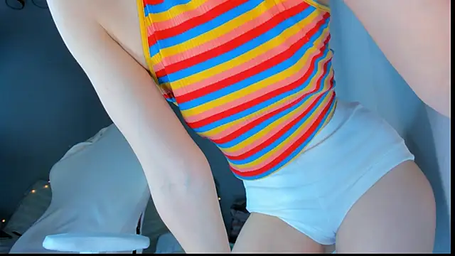 Snapshot of JennyWoody chatting on February 20, 2:41 am JennyWoody online show from February 20, 2:41 am