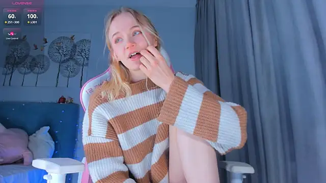Snapshot of JennyWoody chatting on January 15, 5:37 pm JennyWoody online show from January 15, 5:37 pm