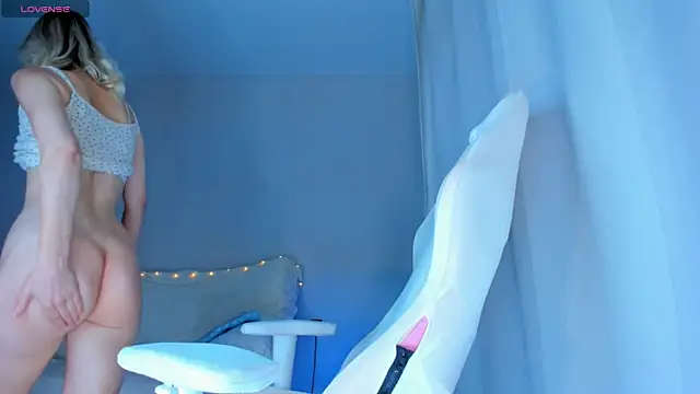 JennyWoody online show from October 23, 4:27 pm