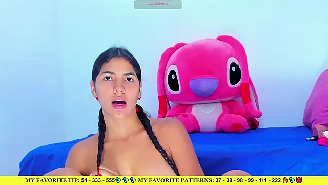 Snapshot of AriannaLewiis chatting on June 7, 7:52 pm AriannaLewiis online show from June 7, 7:52 pm
