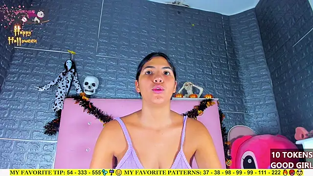 Snapshot of AriannaLewiis chatting on October 19, 7:27 pm AriannaLewiis online show from October 19, 7:27 pm