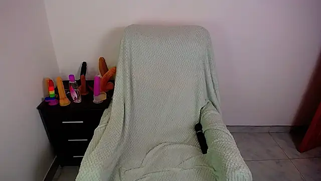 Snapshot of hot_girl01_hanna chatting on September 18, 10:13 pm hot girl01 hanna online show from September 18, 10:13 pm