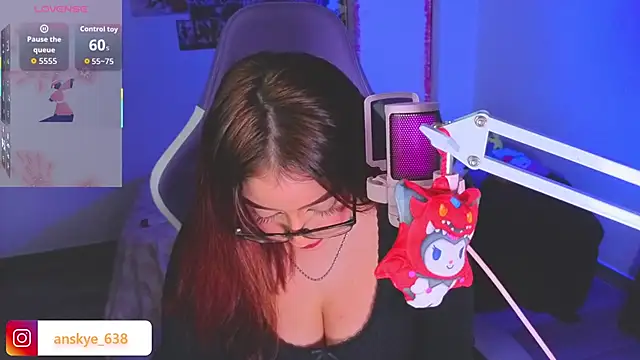 AnngelaSkye online show from March 26, 5:50 am