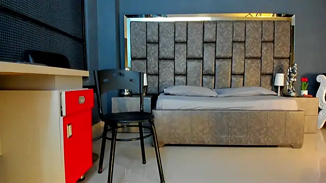 Matureyulyet online show from November 6, 8:24 pm