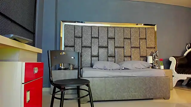 Matureyulyet online show from January 7, 9:09 pm