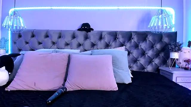 Snapshot of Naomii_Soto chatting on March 5, 8:10 pm Naomii Soto online show from March 5, 8:10 pm