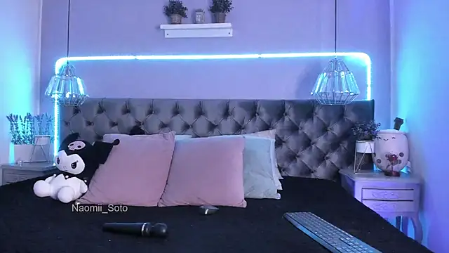 Snapshot of Naomii_Soto chatting on February 28, 6:52 pm Naomii Soto online show from February 28, 6:52 pm