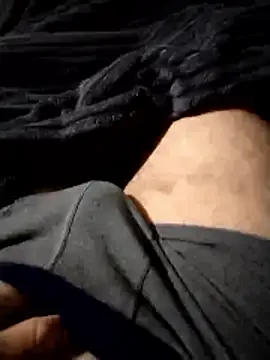 milf hunter 35 online show from May 17, 1:27 am