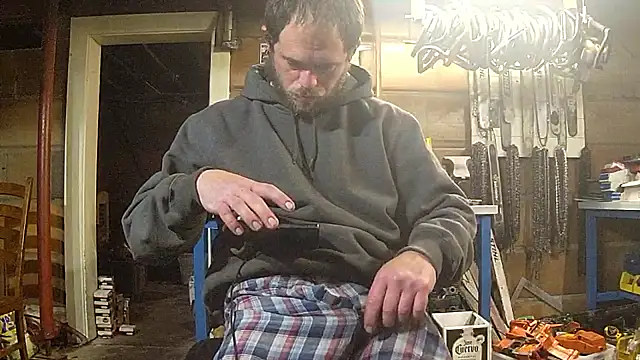 Bigoleslong98765 online show from April 2, 8:43 am