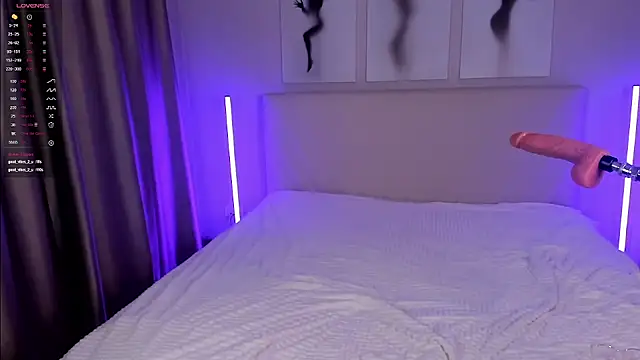 EmmaBarbs online show from November 2, 8:25 pm