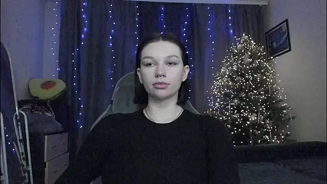 Emmy m00n online show from December 18, 12:51 pm