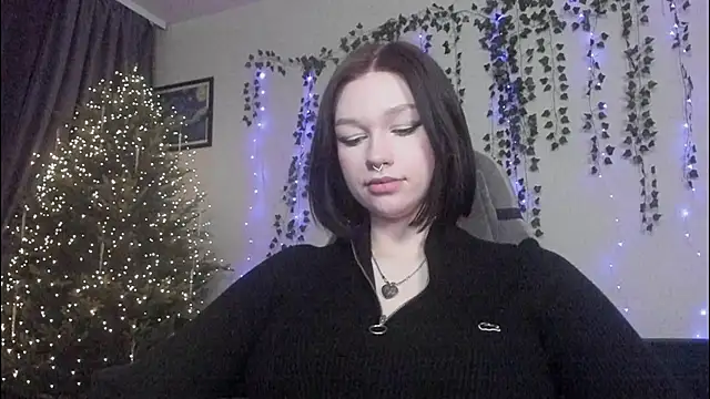 Emmy m00n online show from December 12, 9:51 am