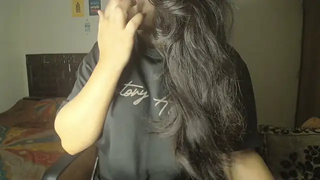 Most-Beautiful-Queen online show from March 16, 8:55 pm