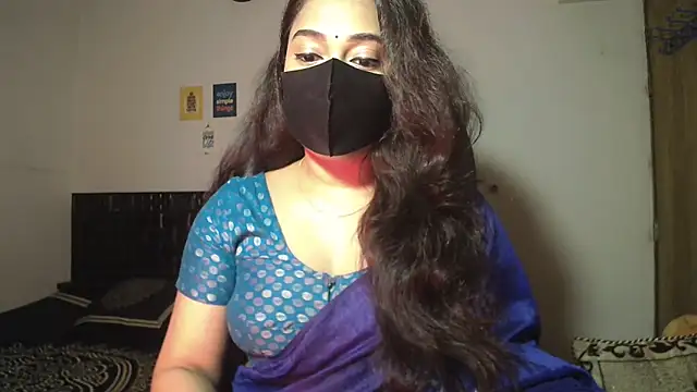 Most-Beautiful-Queen online show from April 13, 7:51 pm