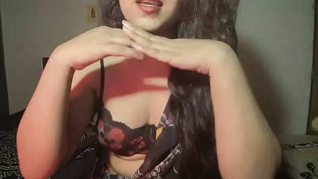 Most-Beautiful-Queen online show from May 3, 6:11 pm