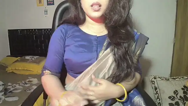 Most-Beautiful-Queen online show from February 5, 7:32 pm