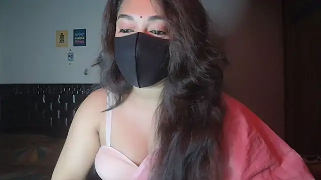 Most-Beautiful-Queen online show from December 3, 7:35 pm