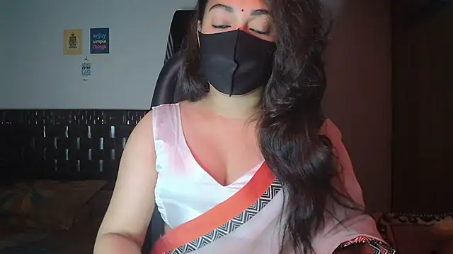 Most-Beautiful-Queen online show from November 4, 7:06 pm