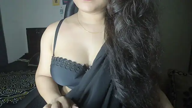 Most-Beautiful-Queen online show from May 23, 6:18 pm